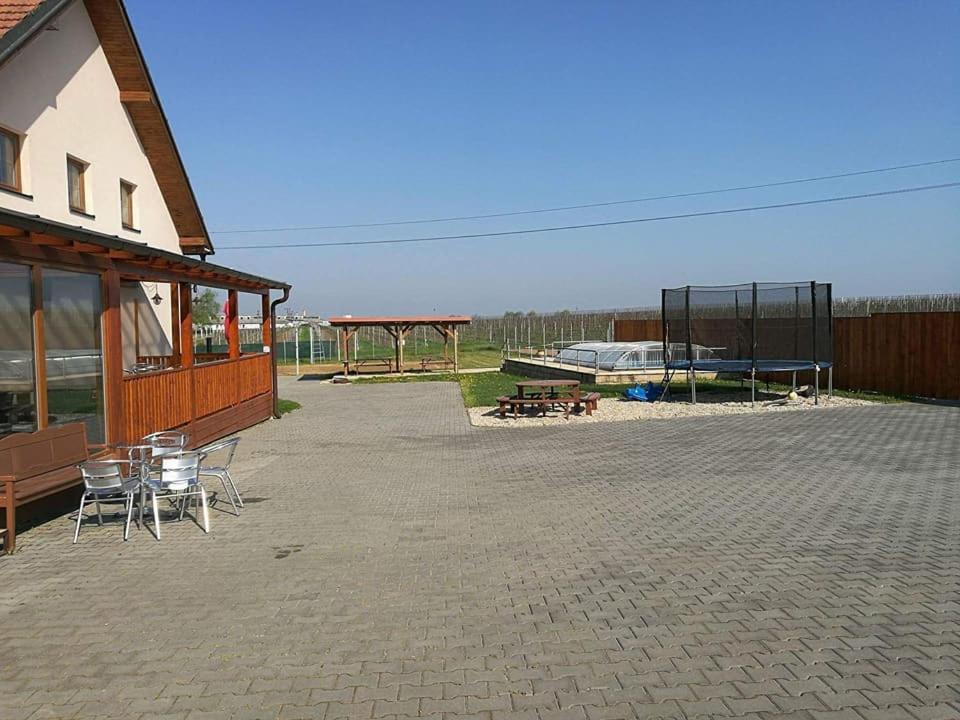 Penzion Kosik Tvrdonice Exterior photo